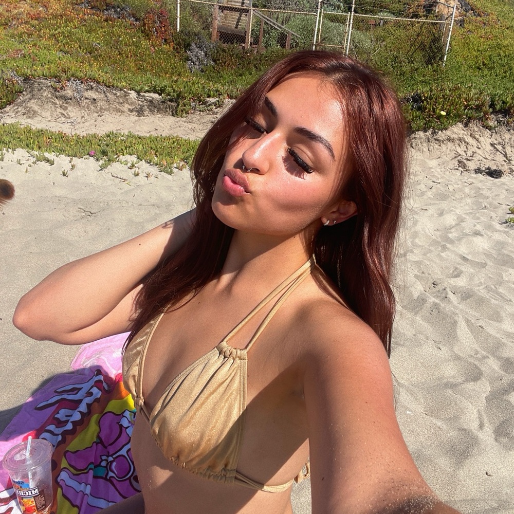 Meet your Posher, Olivia